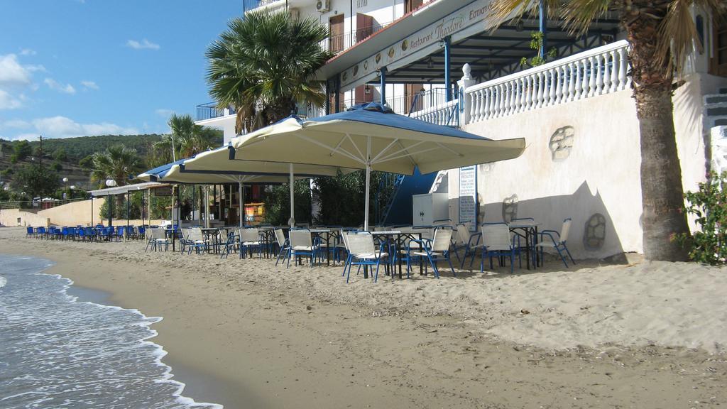 Agia Marina  Oasis Hotel Theodoros & Litsa Galaris מראה חיצוני תמונה