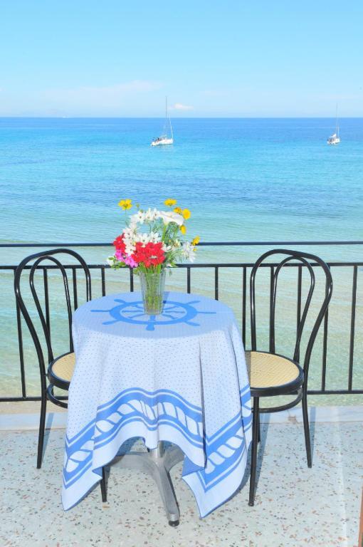Agia Marina  Oasis Hotel Theodoros & Litsa Galaris מראה חיצוני תמונה